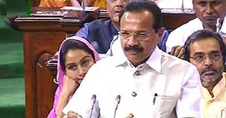 रेल मंत्री सदानंद गौड़ा