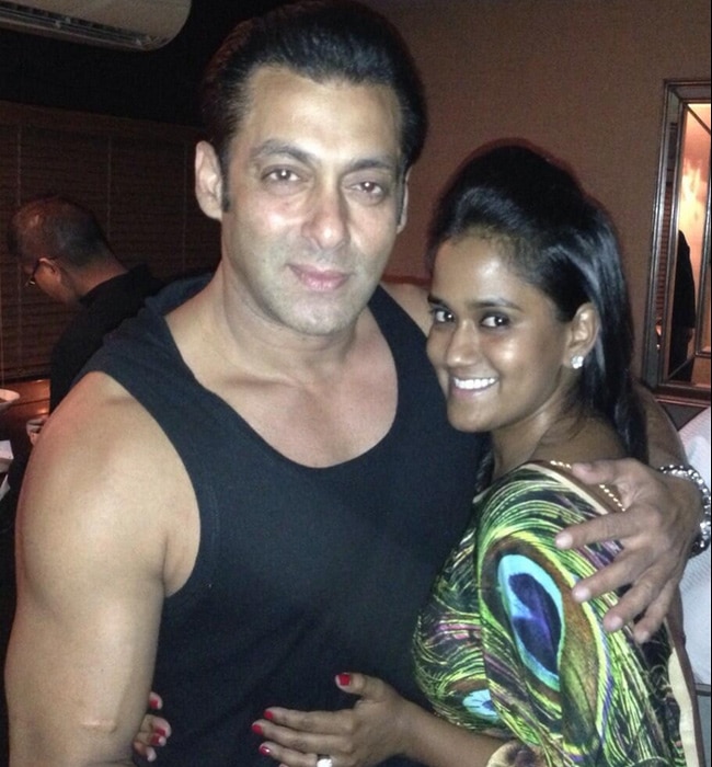 सलमान खान अपनी बहन अर्पिता के साथ