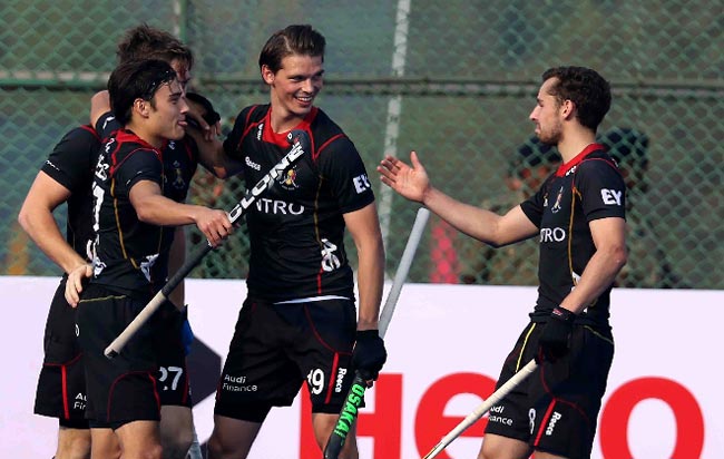 बेल्जियम की टीम गोल करने के बाद जश्न मनाते हुए