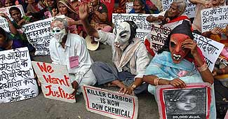 इस त्रासदी में 3787 लोगों की मौत हो गई