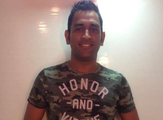 ट्विटर पर महेन्द्र सिंह धोनी की प्रोफाइल फोटो