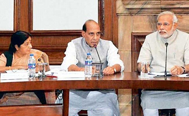 केंद्रीय मंत्रिमंडल की बैठक में मोदी, राजनाथ और सुषमा स्वराज