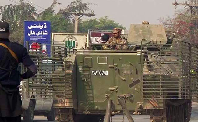 पाकिस्तान के आर्मी स्कूल में नरसंहार