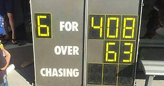 मैच का स्कोरबोर्ड