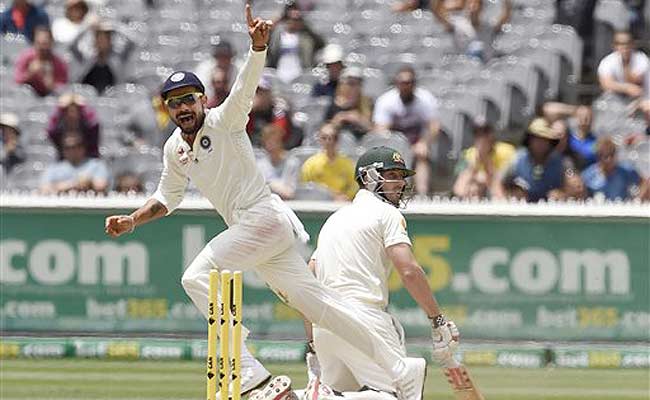 शॉन मार्श को 99 पर रन आउट करने के बाद जश्न मनाते हुए विराट कोहली