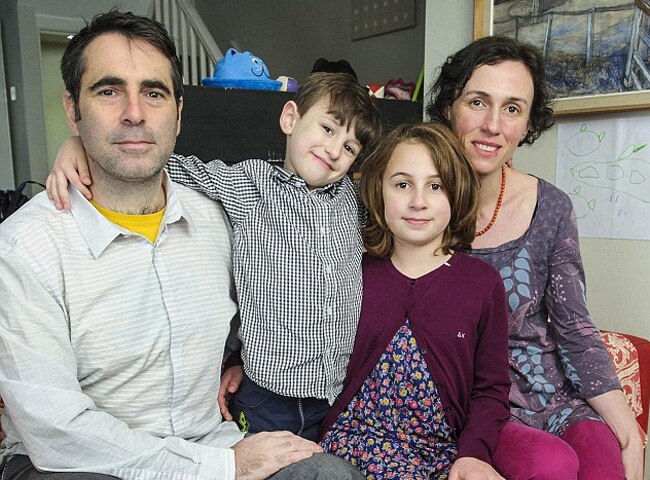 अपनी पत्नी कैटरीना और बच्चों के साथ डेनियल