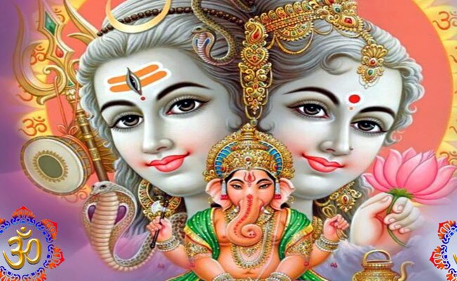 भगवान शिव-पार्वती के साथ गणेश