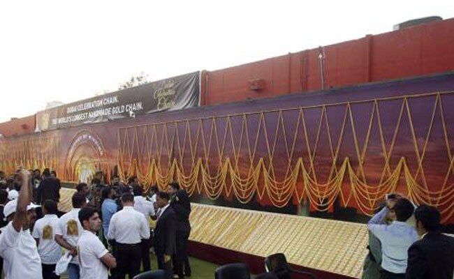 दुबई में प्रदर्शि‍त सोने की 5 किमी लंबी चेन