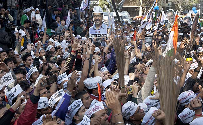 दिल्ली में आम आदमी पार्टी ने 70 में से 67 सीटें जीती