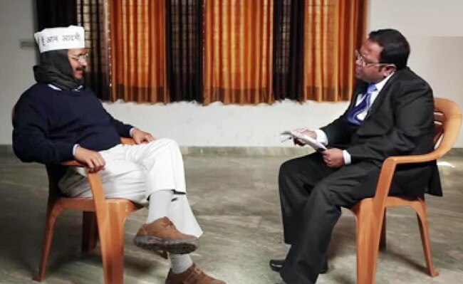 इंटरव्यू  के दौरान केजरीवाल