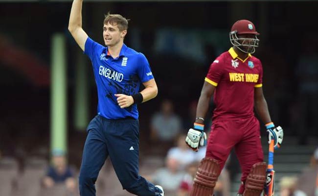 विकेट लेने के बाद खुशी मनाते इंग्लैंड के क्रिस