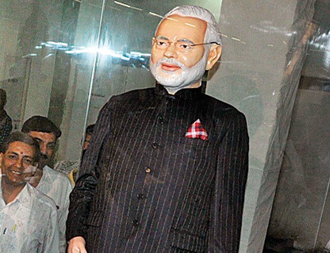 नरेंद्र मोदी स्टैच्यू