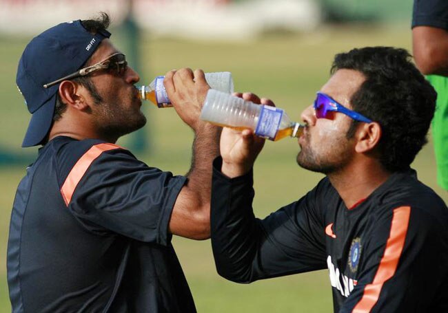 एम एस धोनी और रोहित शर्मा