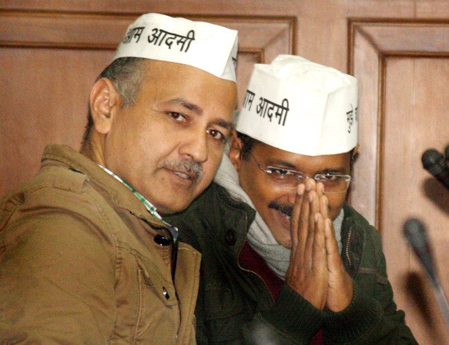 मनीष सिसोदिया के साथ अरविंद केजरीवाल