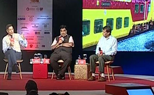 इंडिया टुडे कॉनक्‍लेव में आर्थिक सलाहकार अरविंद सुब्रमण्यन, नितिन गडकरी और सुरेश प्रभु