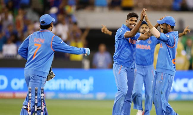 धोनी ब्रिगेड का बॉलिंग अटैक हुआ शानदार