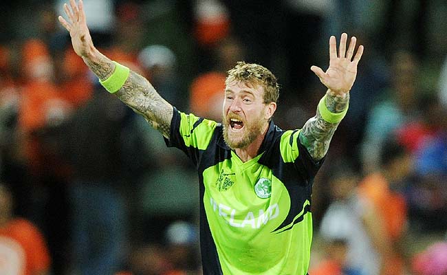 भारत के खिलाफ LBW की अपील करते आयरलैंड के गेंदबाज जॉन मूनी