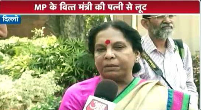 मध्य प्रदेश के वित्त मंत्री की पत्नी सुधा मलाया