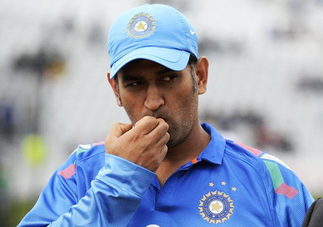 महेंद्र सिंह धोनी (फाइल फोटो)
