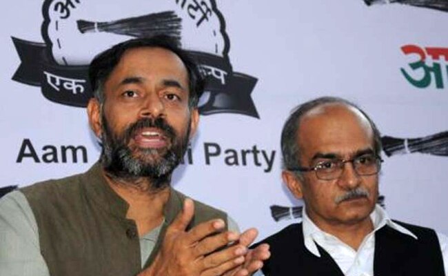 योगेंद्र यादव और प्रशांत भूषण