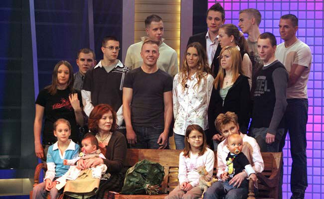 Annegret Raunigk with her children and grand children