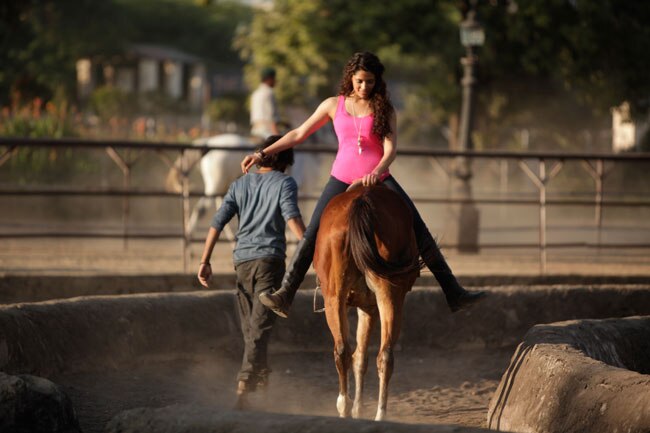 सयामी खेर