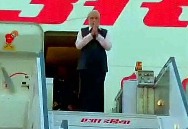 तीन देशों के दौरे के बाद दिल्ली वापस लौटे नरेंद्र मोदी
