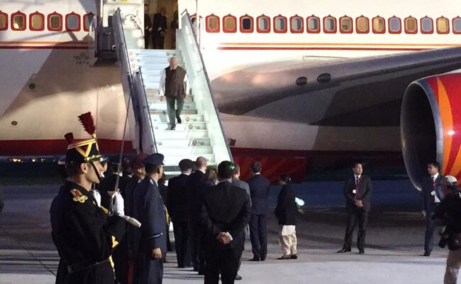 पेरिस में प्रधानमंत्री नरेंद्र मोदी