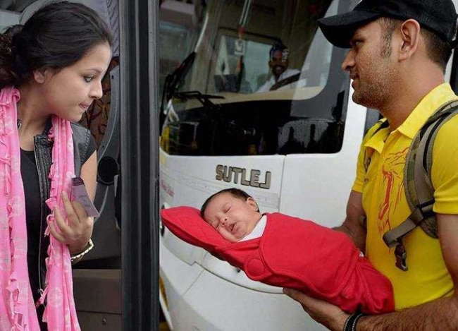 साक्षी और धोनी अपनी बेटी जिवा के साथ