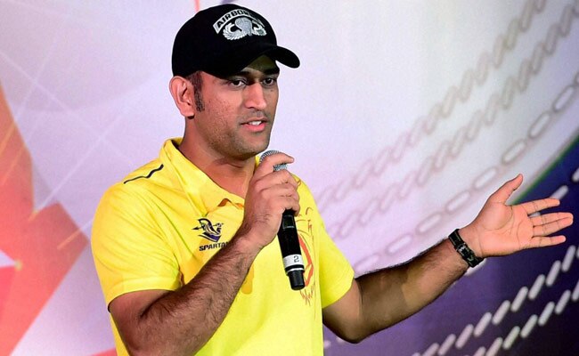 चेन्नई सुपर किंग्स के एक इवेंट में महेंद्र सिंह धोनी