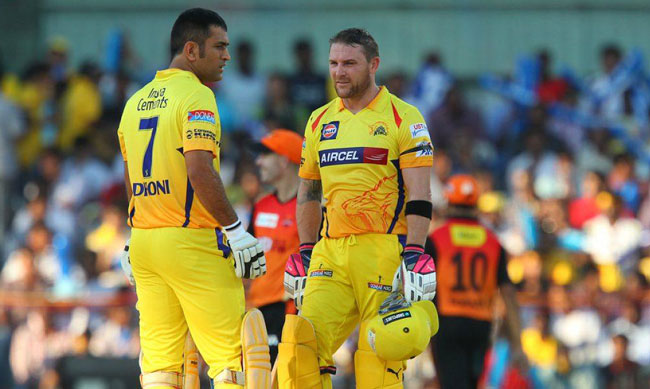 एम एस धोनी और ब्रेंडन मैकलम