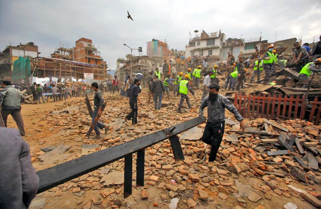 नेपाल में भूकंप के बाद की तबाही का मंजर