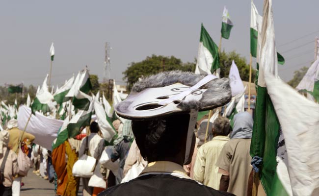 किसानों की खुदकुशी का विरोध