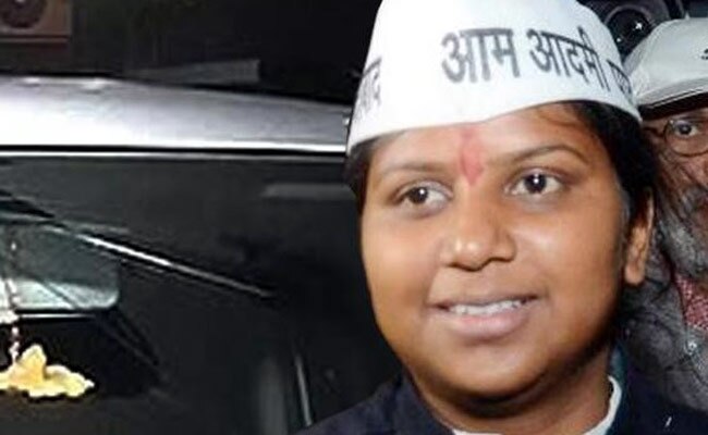 राखी बिड़लान