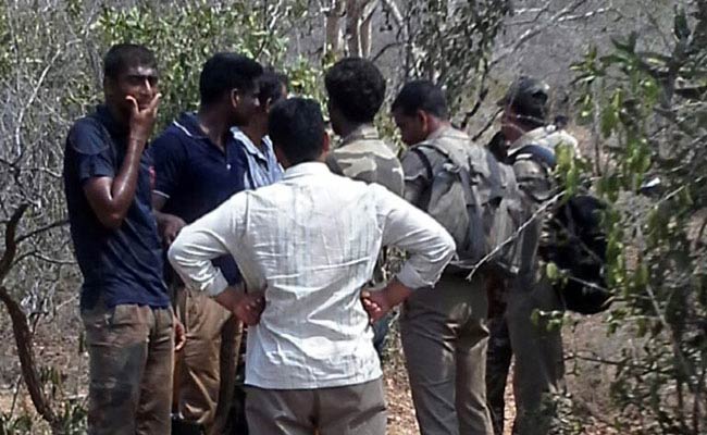 चित्तूर (आंध्र प्रदेश) में हुए कथित मुठभेड़ के बाद की तस्वीर