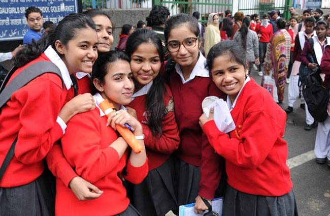 नतीजों के बाद बच्चे