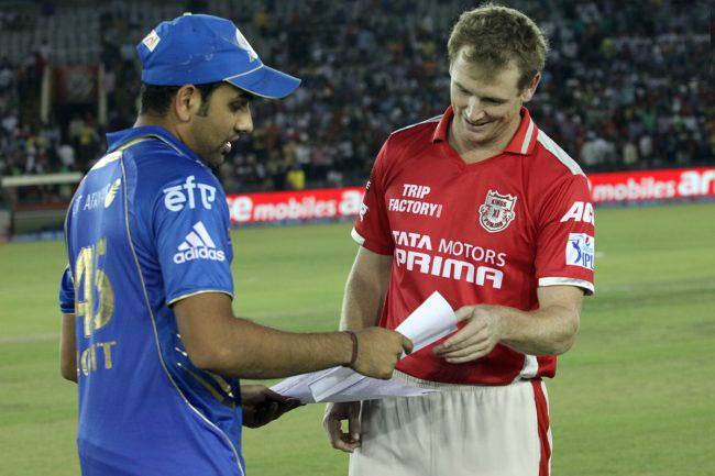 दोनों टीमों के कप्तान