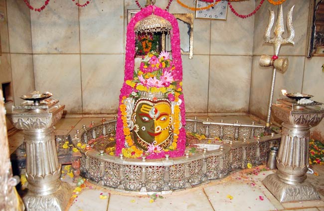 महाकालेश्वर की भव्य प्रतिमा