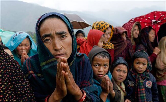 भूकंप पीड़ितों की हालत देखकर किसी का दिल पसीज जाए