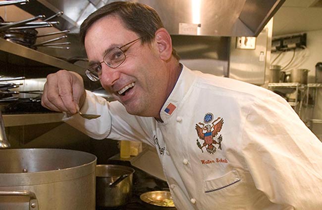 व्हाइट हाउस के पूर्व शेफ वाल्टर शीब