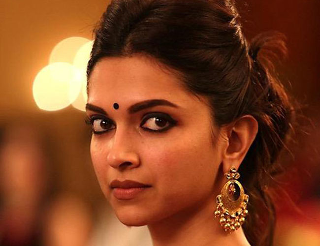 बॉलीवुड अभि‍नेत्री दीपिका पादुकोण