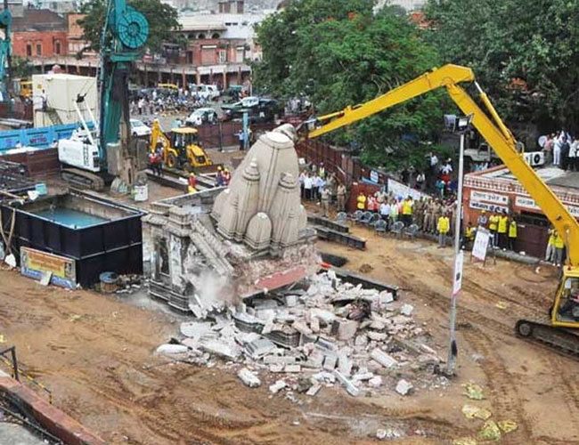 मंदिर को गिराने से पहले दिया गया था नोटिस