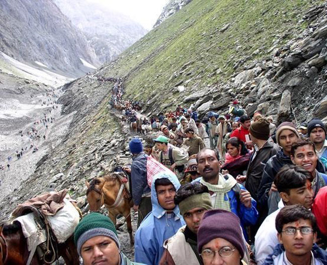 चार धाम की यात्रा में फंसे श्रद्धालु