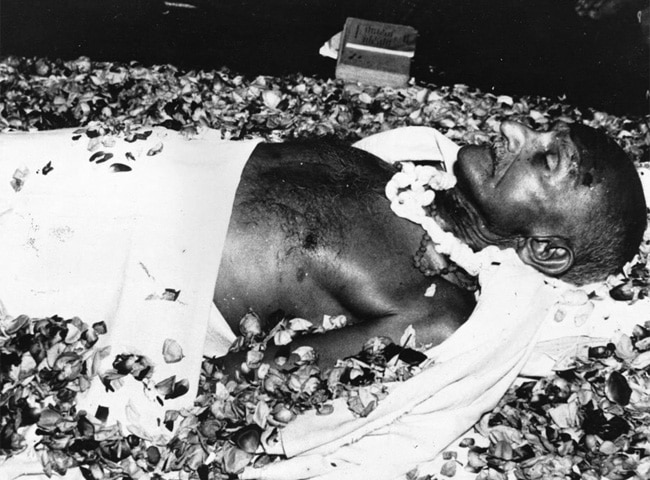 30 जनवरी 1948 को हत्या के बाद गांधी जी का शव
