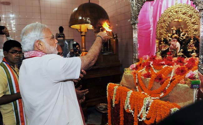 pm narendra modi visits dhakeshwari temple