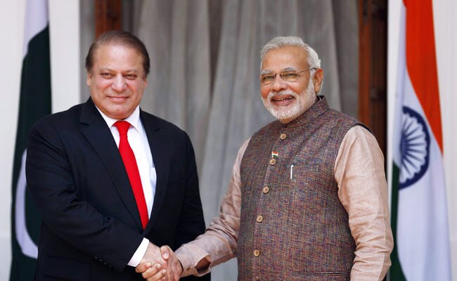 भारतीय प्रधानमंत्री नरेंद्र मोदी और उनके पाकिस्तानी समक्ष नवाज शरीफ