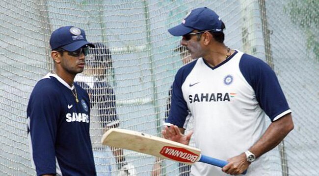 FILE PHOTO: राहुल द्रविड़ और रवि शास्त्री