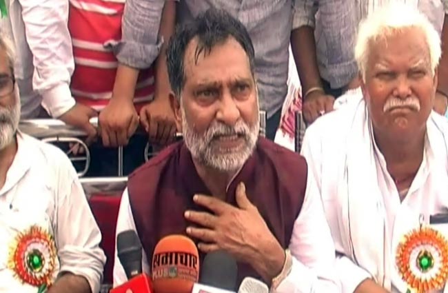 बेसिक शिक्षा मंत्री रामगोविंद चौधरी