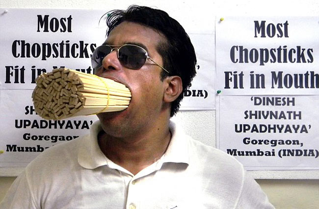 'मैक्सी माउथ'  दिनेश उपाध्याय