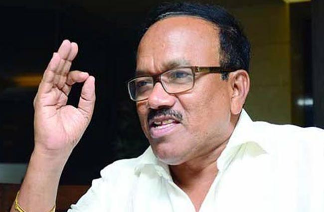 गोवा के मुख्यमंत्री लक्ष्मीकांत पारसेकर